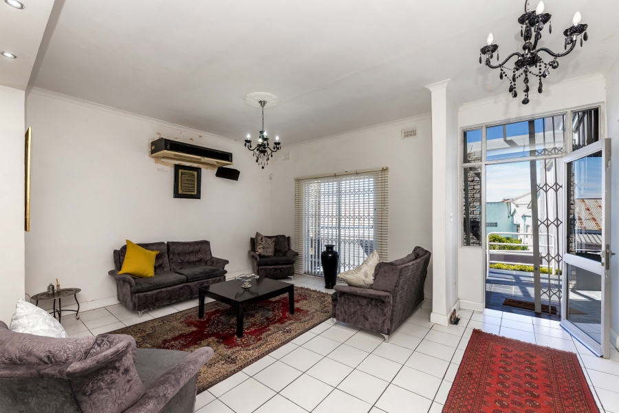 6 Bedroom Property for Sale in Walmer Estate Western Cape